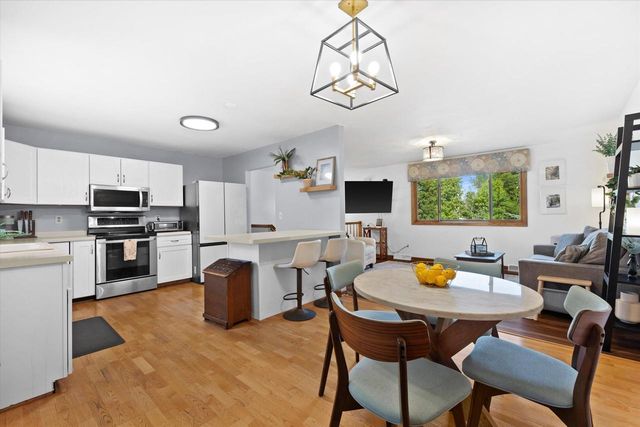1606 Pleasant View AVENUE, Waukesha, WI 53188