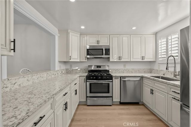 2905 Montrose Avenue 610, La Crescenta, CA 91214