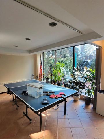 1874 Pelham Parkway S 3B, Bronx, NY 10461