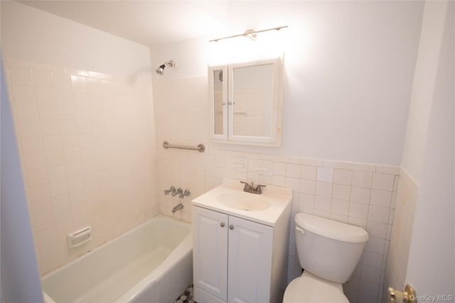1874 Pelham Parkway S 3B, Bronx, NY 10461