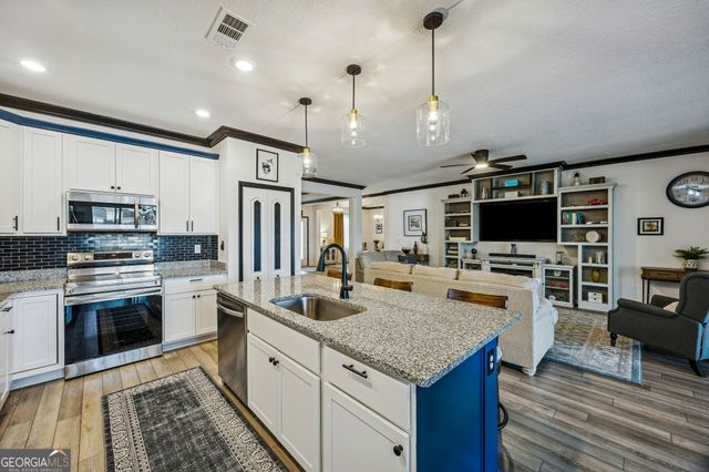 146 College Street, Kingsland, GA 31548