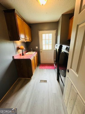 347 Green Meadows Drive, Hartwell, GA 30643