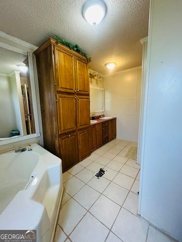347 Green Meadows Drive, Hartwell, GA 30643