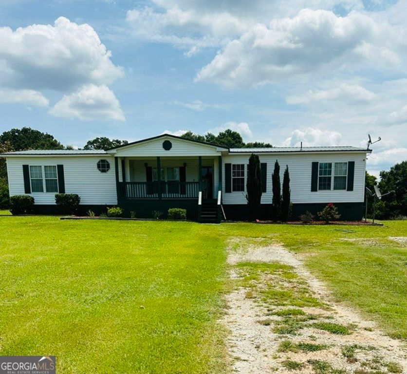 347 Green Meadows Drive, Hartwell, GA 30643