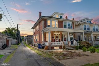 122 READING AVE, Reading, PA 19607