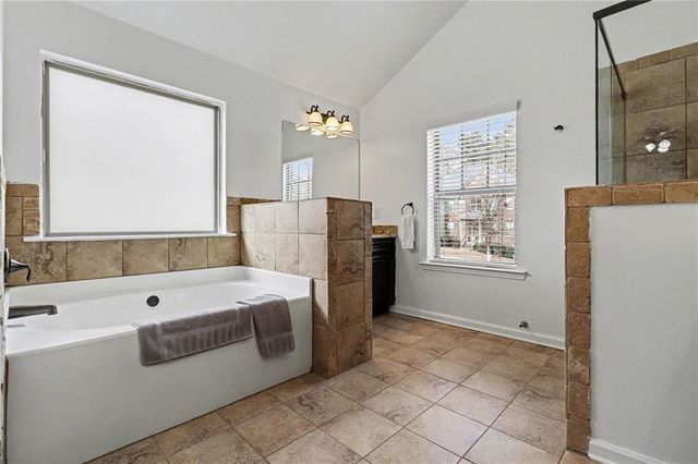 622 Stream Court, Fairburn, GA 30213