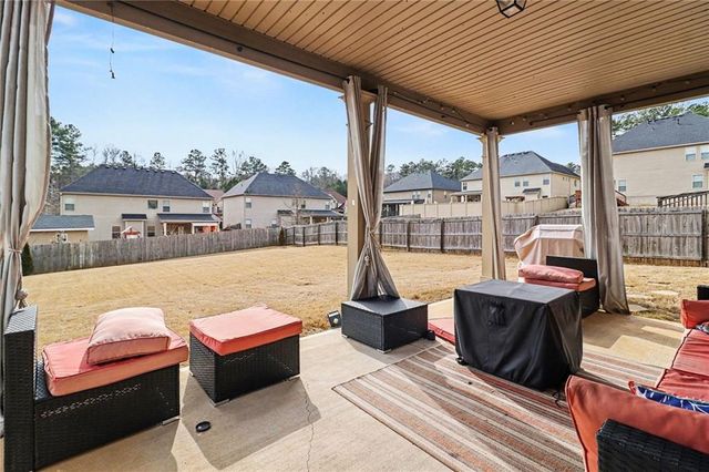 622 Stream Court, Fairburn, GA 30213