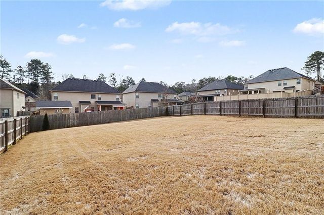 622 Stream Court, Fairburn, GA 30213