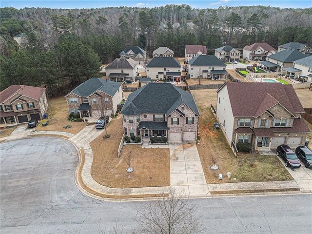 622 Stream Court, Fairburn, GA 30213