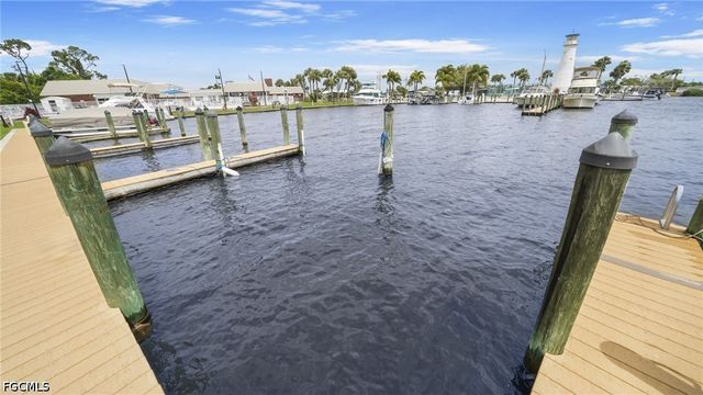 5506 Virginia Dare LN, North Fort Myers, FL 33917