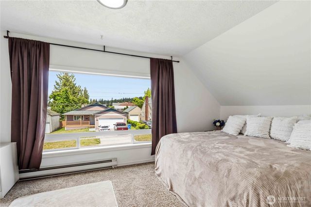 704 Columbia Street, Kelso, WA 98626