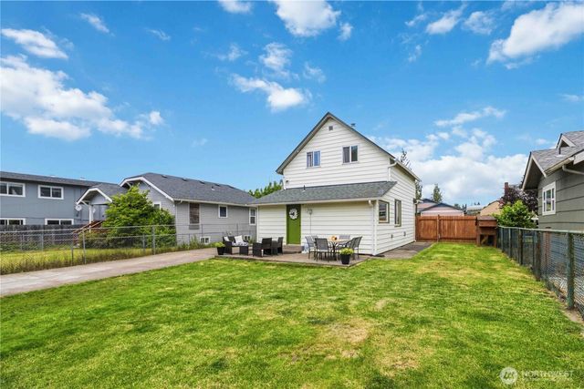 704 Columbia Street, Kelso, WA 98626
