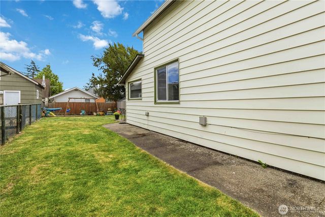 704 Columbia Street, Kelso, WA 98626