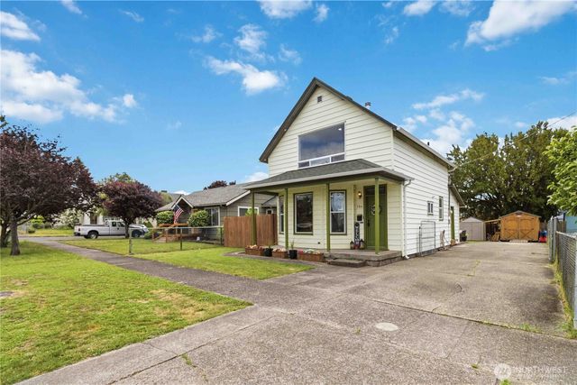 704 Columbia Street, Kelso, WA 98626