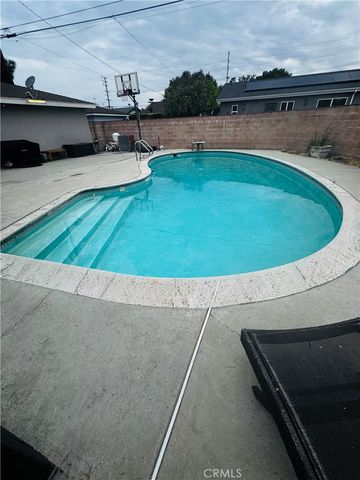 16713 Sunburst Street, North Hills, CA 91343