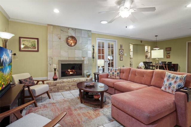 2847 Oak Forest Drive, Grapevine, TX 76051