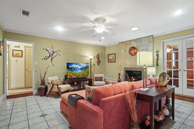 2847 Oak Forest Drive, Grapevine, TX 76051