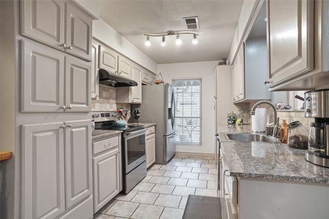 2847 Oak Forest Drive, Grapevine, TX 76051