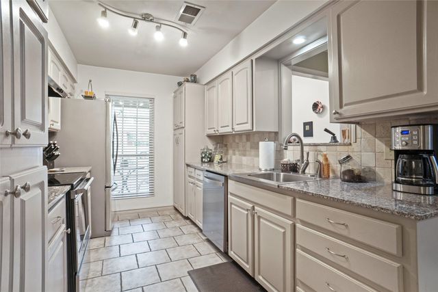 2847 Oak Forest Drive, Grapevine, TX 76051