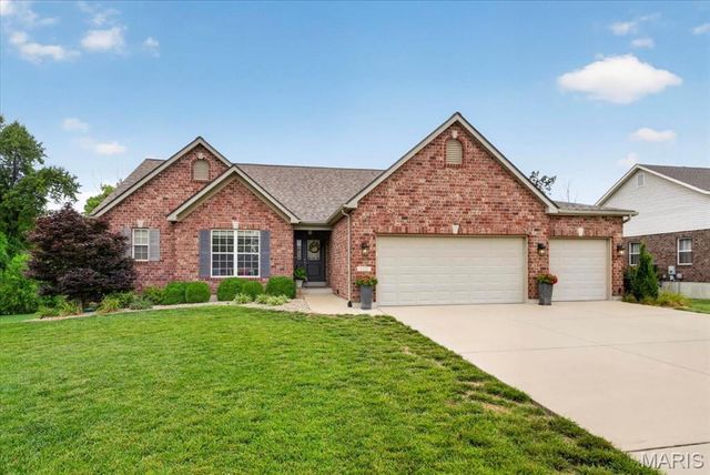 607 W Laura Court, Columbia, IL 62236