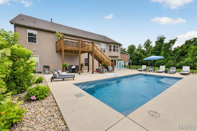 607 W Laura Court, Columbia, IL 62236