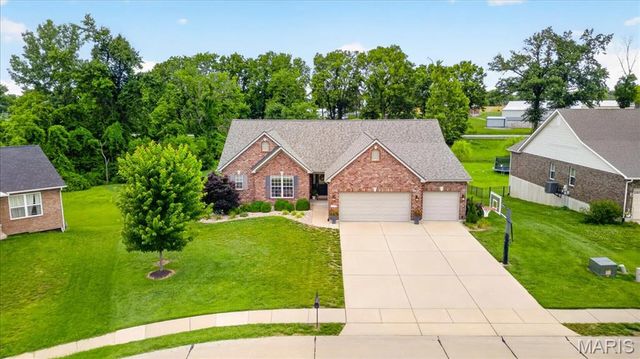 607 W Laura Court, Columbia, IL 62236