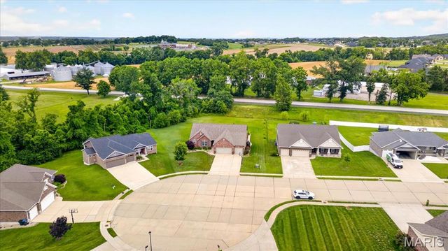 607 W Laura Court, Columbia, IL 62236