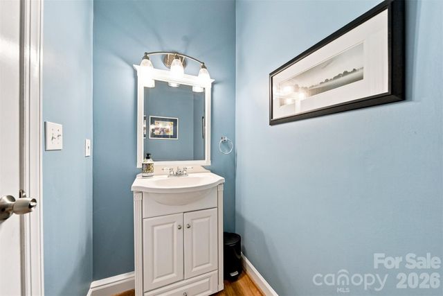 354 41st Avenue Place NW, Hickory, NC 28601