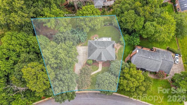 354 41st Avenue Place NW, Hickory, NC 28601
