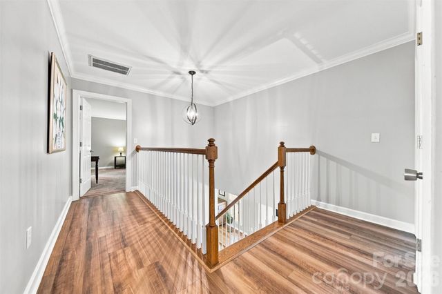 354 41st Avenue Place NW, Hickory, NC 28601