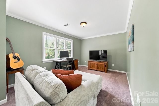354 41st Avenue Place NW, Hickory, NC 28601