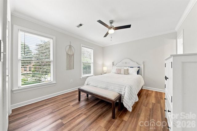 354 41st Avenue Place NW, Hickory, NC 28601