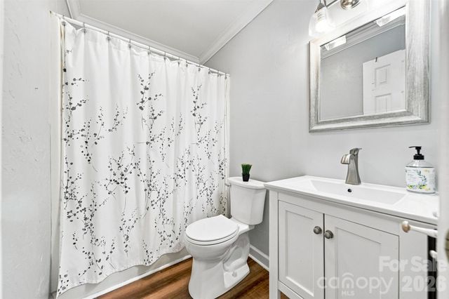 354 41st Avenue Place NW, Hickory, NC 28601