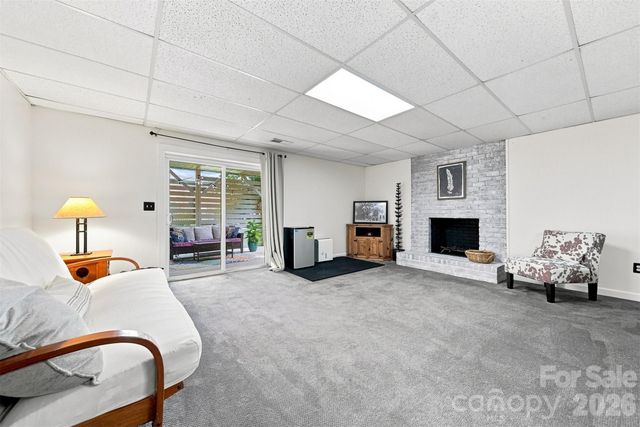 354 41st Avenue Place NW, Hickory, NC 28601