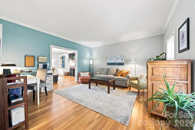 354 41st Avenue Place NW, Hickory, NC 28601