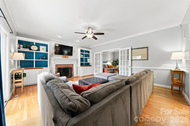 354 41st Avenue Place NW, Hickory, NC 28601