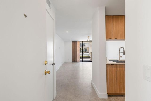 1400 E Palm Canyon Drive 214, Palm Springs, CA 92264