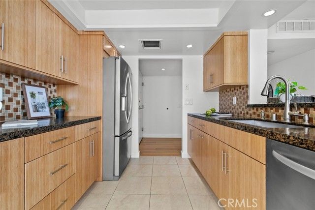 343 Pioneer Drive 1101, Glendale, CA 91203