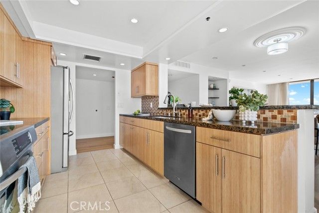 343 Pioneer Drive 1101, Glendale, CA 91203