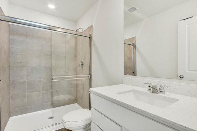 2052 Yellowstone Boulevard, Mundelein, IL 60060