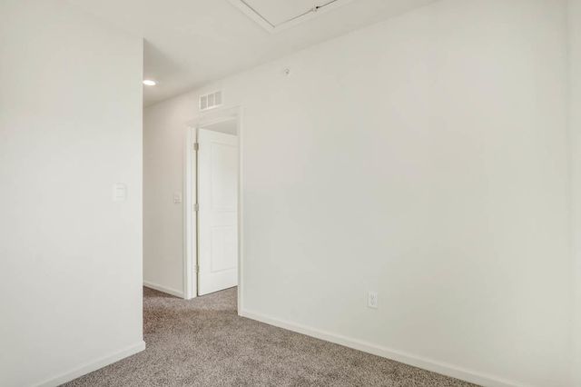 2052 Yellowstone Boulevard, Mundelein, IL 60060