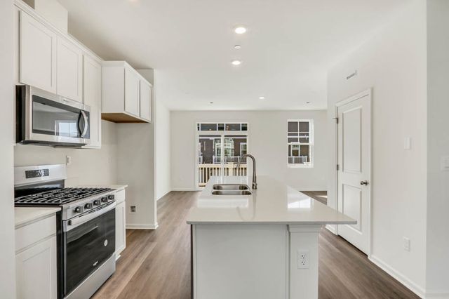 2052 Yellowstone Boulevard, Mundelein, IL 60060
