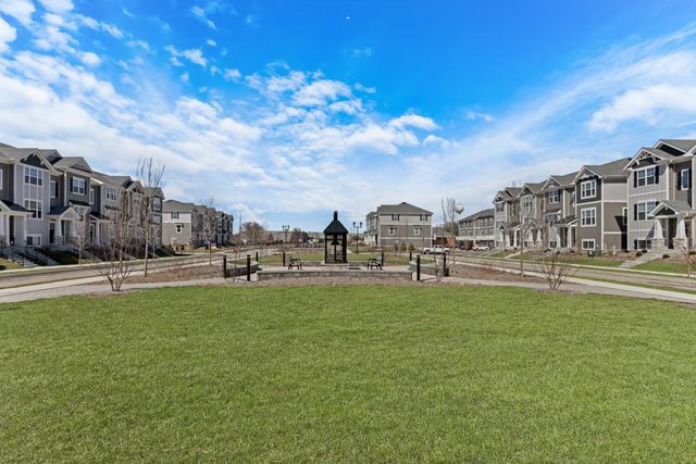 2052 Yellowstone Boulevard, Mundelein, IL 60060