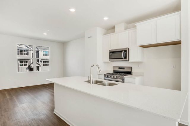 2052 Yellowstone Boulevard, Mundelein, IL 60060