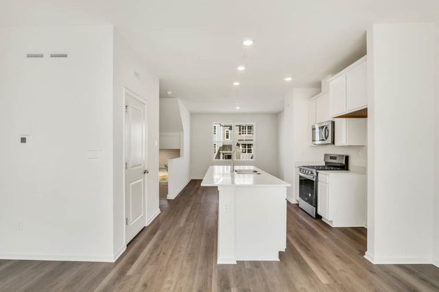 2052 Yellowstone Boulevard, Mundelein, IL 60060