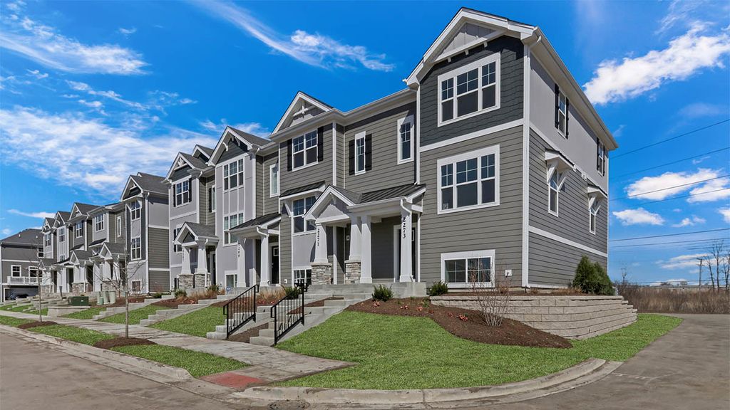 2052 Yellowstone Boulevard, Mundelein, IL 60060
