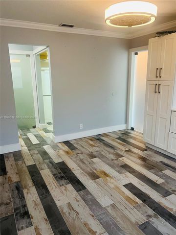 1070 NW 53rd St, Deerfield Beach, FL 33064