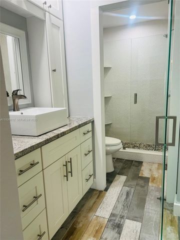 1070 NW 53rd St, Deerfield Beach, FL 33064