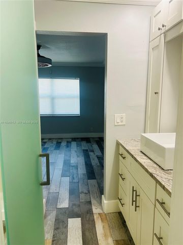 1070 NW 53rd St, Deerfield Beach, FL 33064