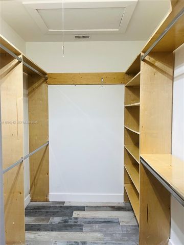 1070 NW 53rd St, Deerfield Beach, FL 33064